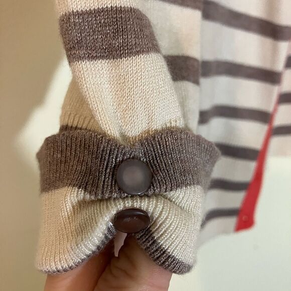 Beautiful tricolored cardigan with button detail on sleeves, women’s size medium - Picture 3 of 4